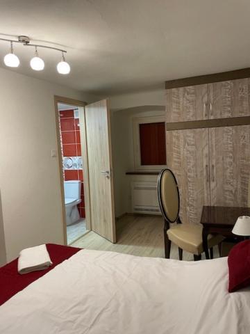 Romantic Hotel Centar Omisalj ภายนอก รูปภาพ